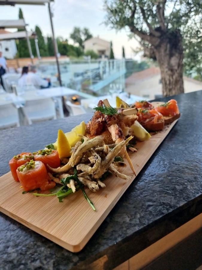 Hotel Calavita Rooftop & Spa San-Martino-di-Lota Екстериор снимка