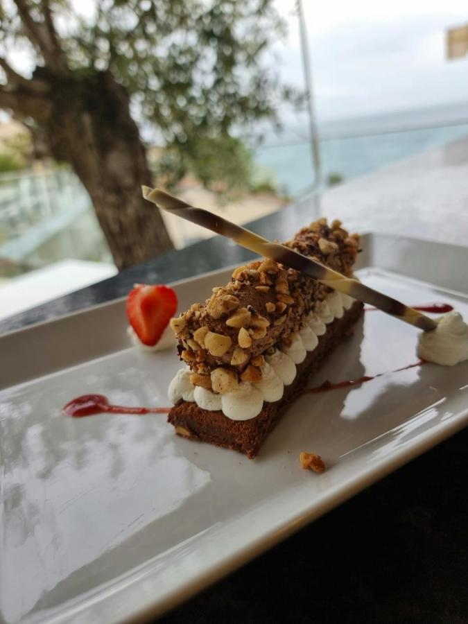 Hotel Calavita Rooftop & Spa San-Martino-di-Lota Екстериор снимка